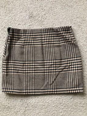 H&M Mini Skirt.NWT.